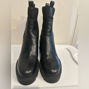 Zara chunky combat boot